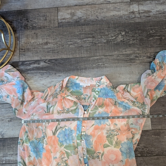 Olivaceous Pastel Floral Blouse - Picture 6 of 9